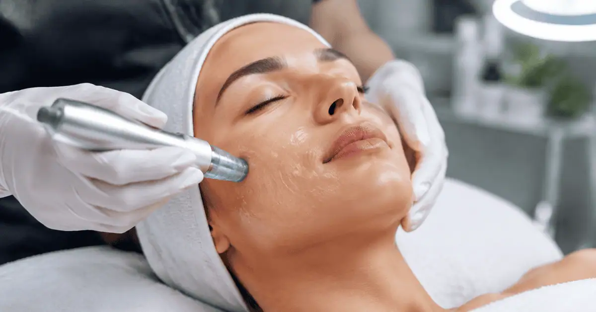 Advanced facials treatment for glowing skin